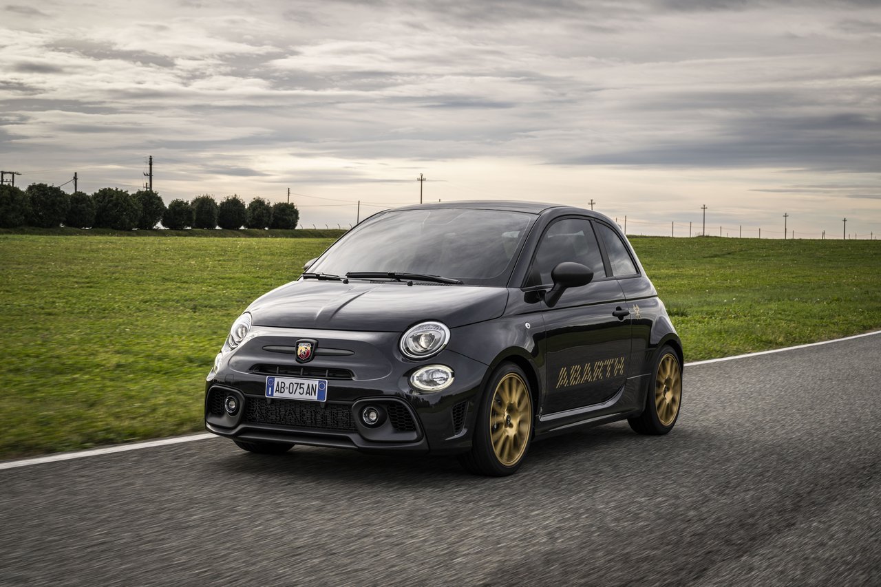Abarth 695 - Image 1
