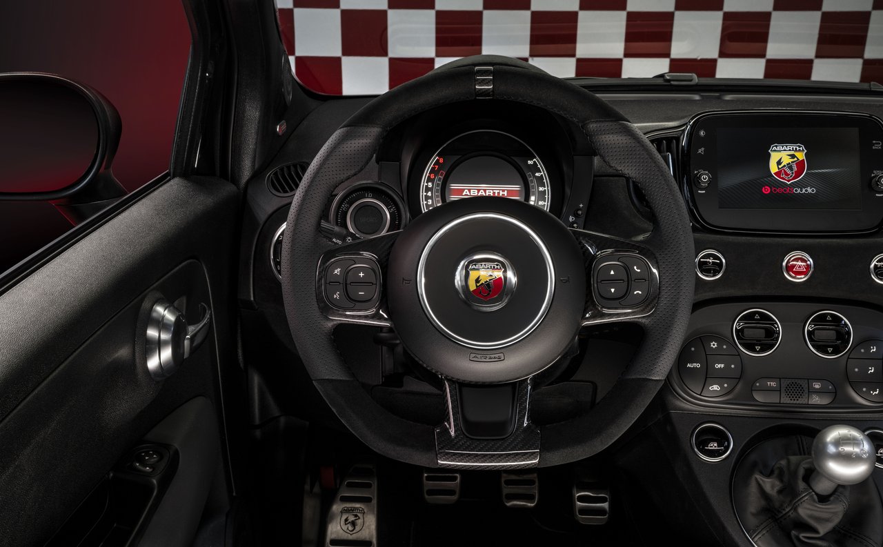 Abarth 695 - Miniature 8