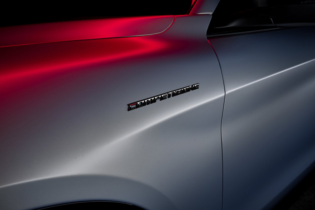 Alfa Romeo Stelvio - Miniature 6