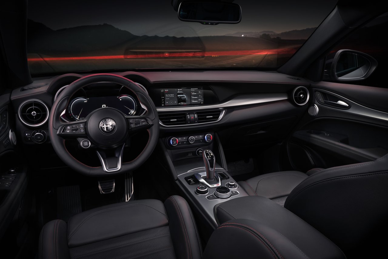 Alfa Romeo Stelvio - Miniature 8