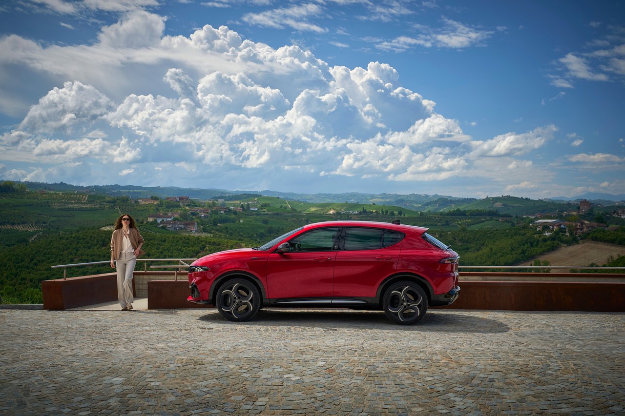 Alfa Romeo Tonale - Miniature 2