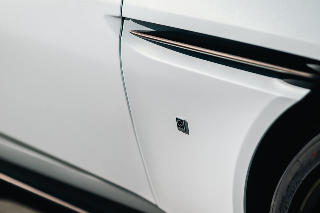 Aston Martin Db11 - Miniature 12