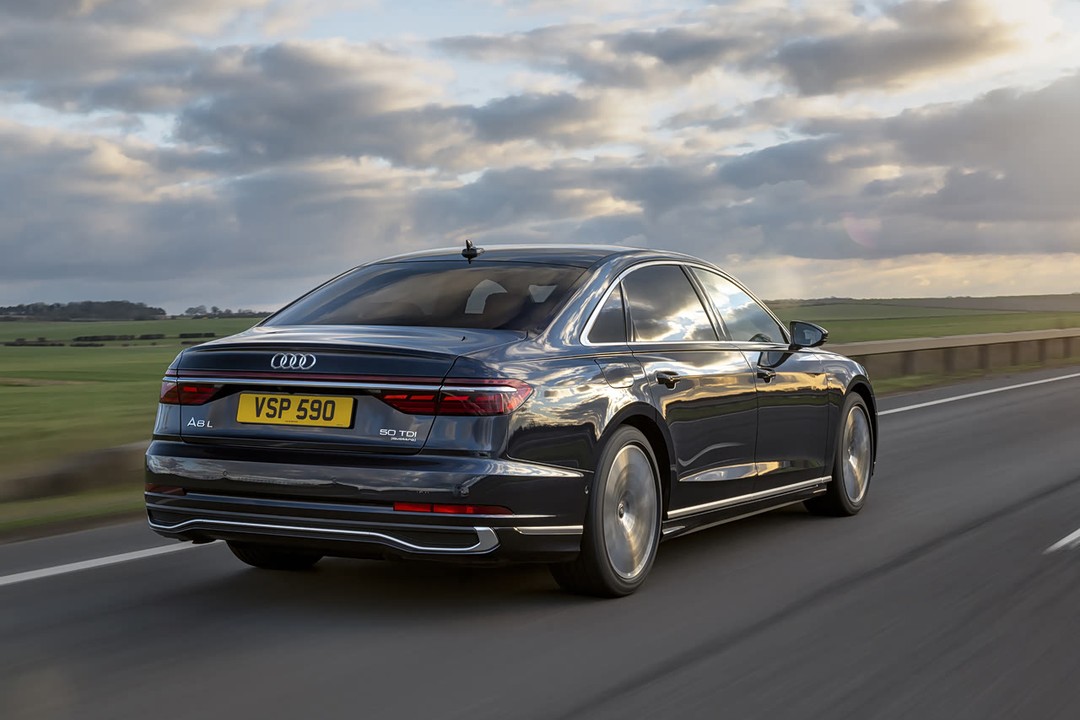 Audi A8 - Miniature 8