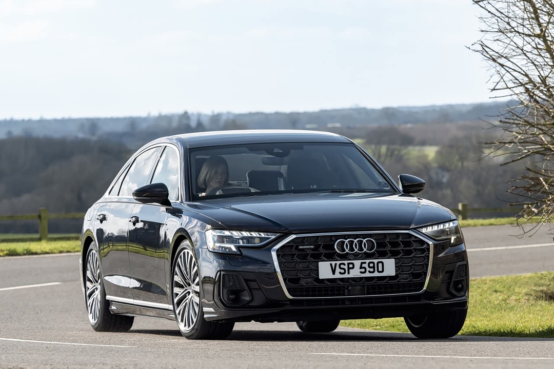 Audi A8 - Miniature 9