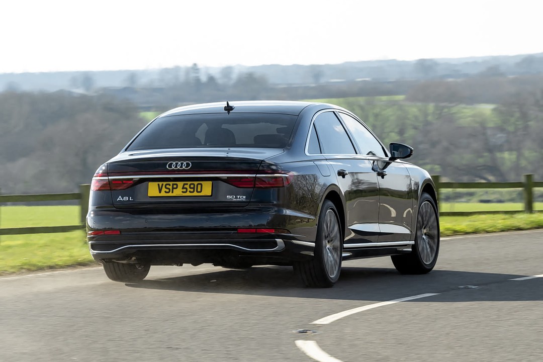 Audi A8 - Miniature 12