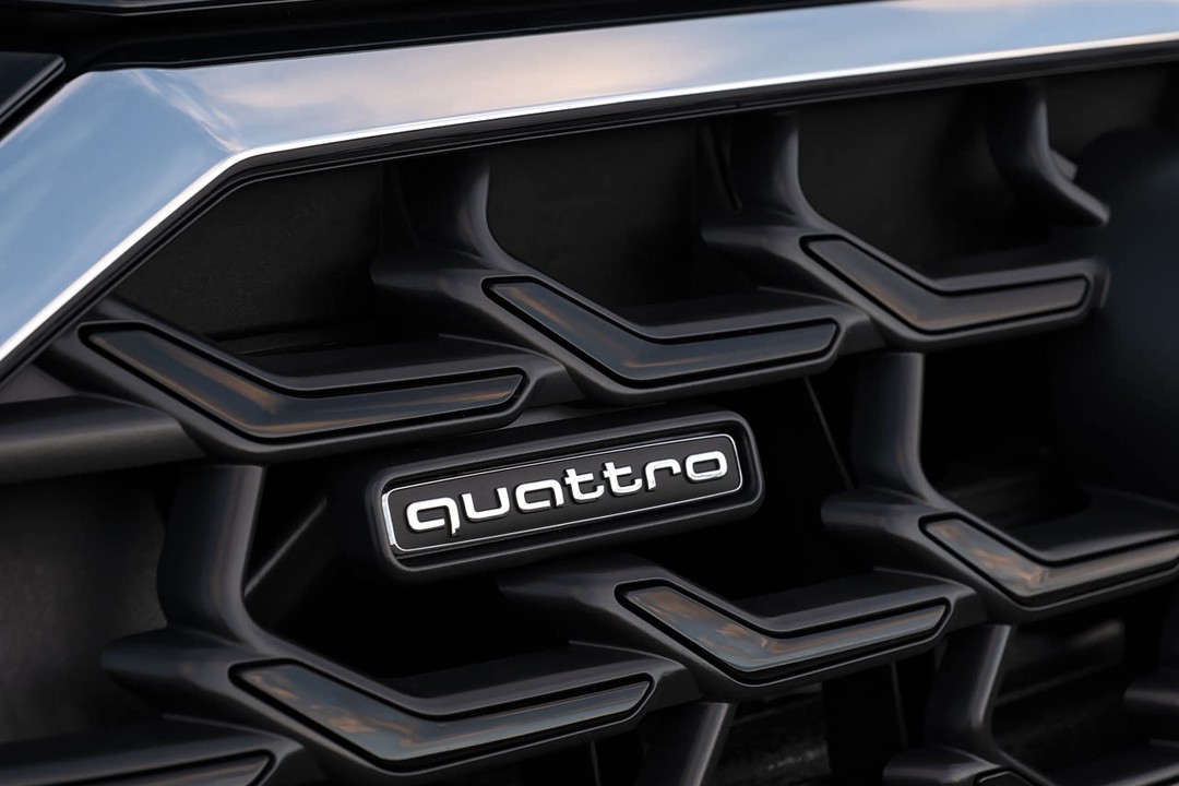 Audi A8 - Miniature 13