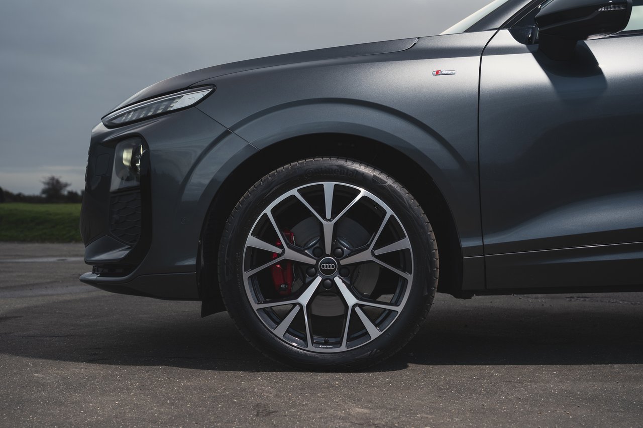 Audi Q3 Sportback - Miniature 5