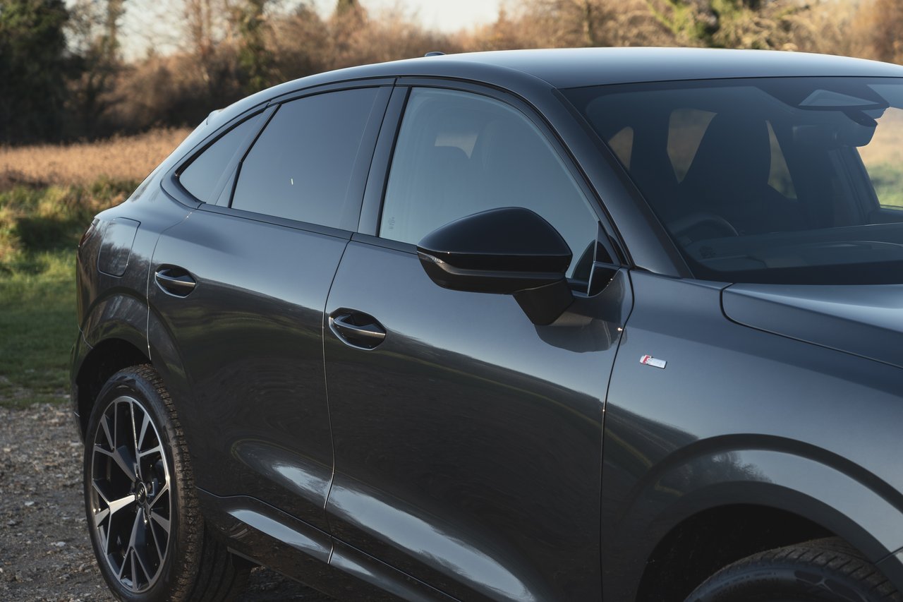 Audi Q3 Sportback - Miniature 6