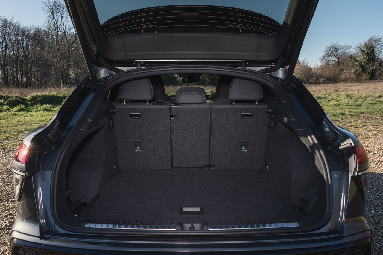 Audi Q3 Sportback - Miniature 8