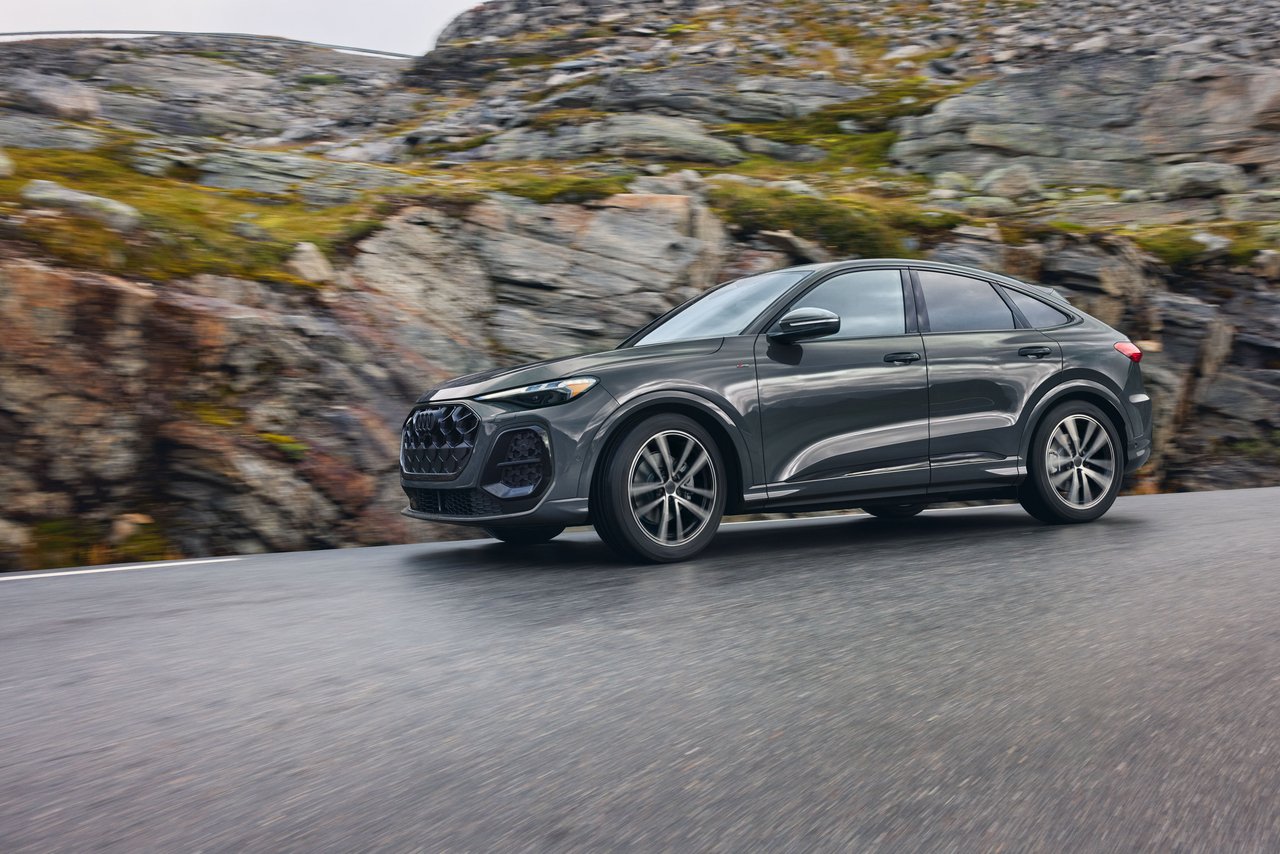 Audi Q5 Sportback - Miniature 5