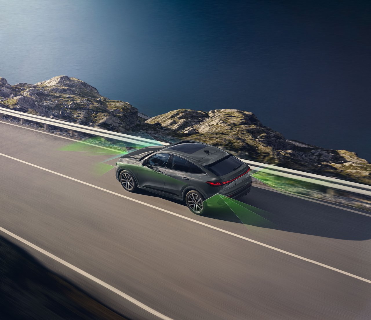 Audi Q5 Sportback - Miniature 7