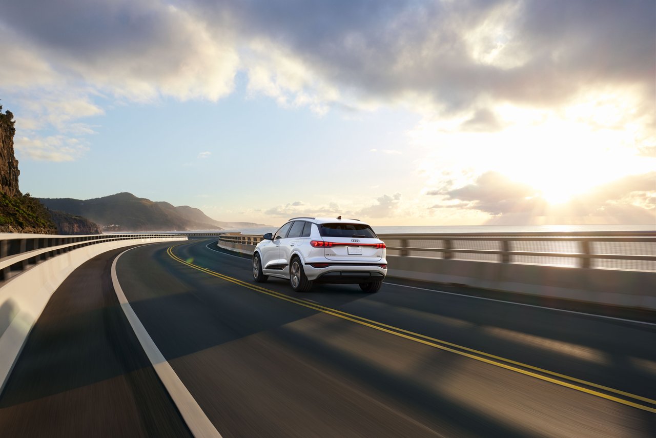 Audi Q6 e-tron - Miniature 2