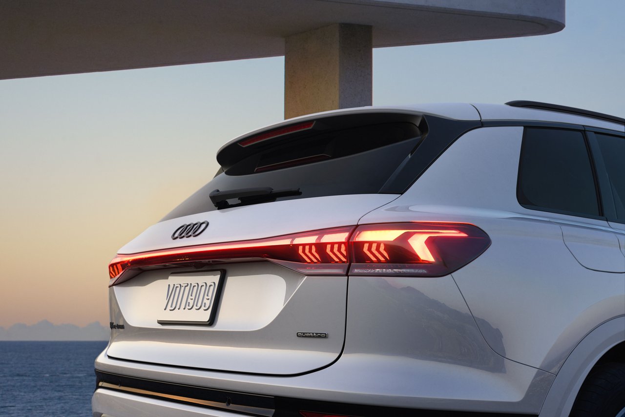 Audi Q6 e-tron - Miniature 6
