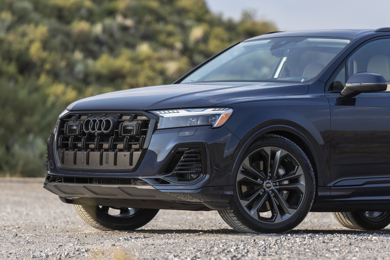 Audi Q7 - Miniature 3
