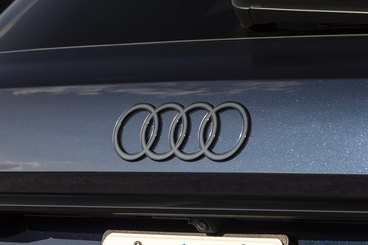 Audi Q7 - Miniature 4