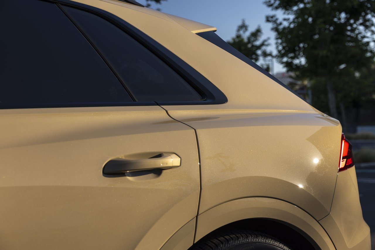 Audi Q8 PHEV - Miniature 4