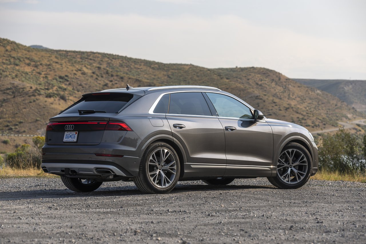 Audi Q8 PHEV - Miniature 7