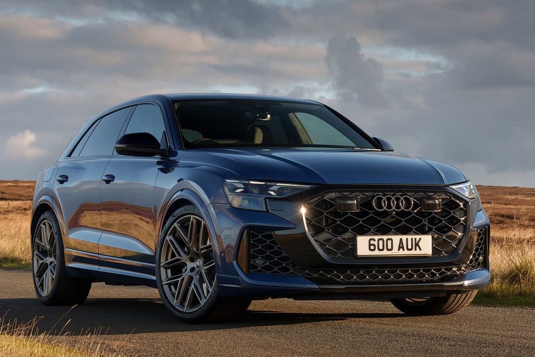 Audi RS Q8 - Miniature 4