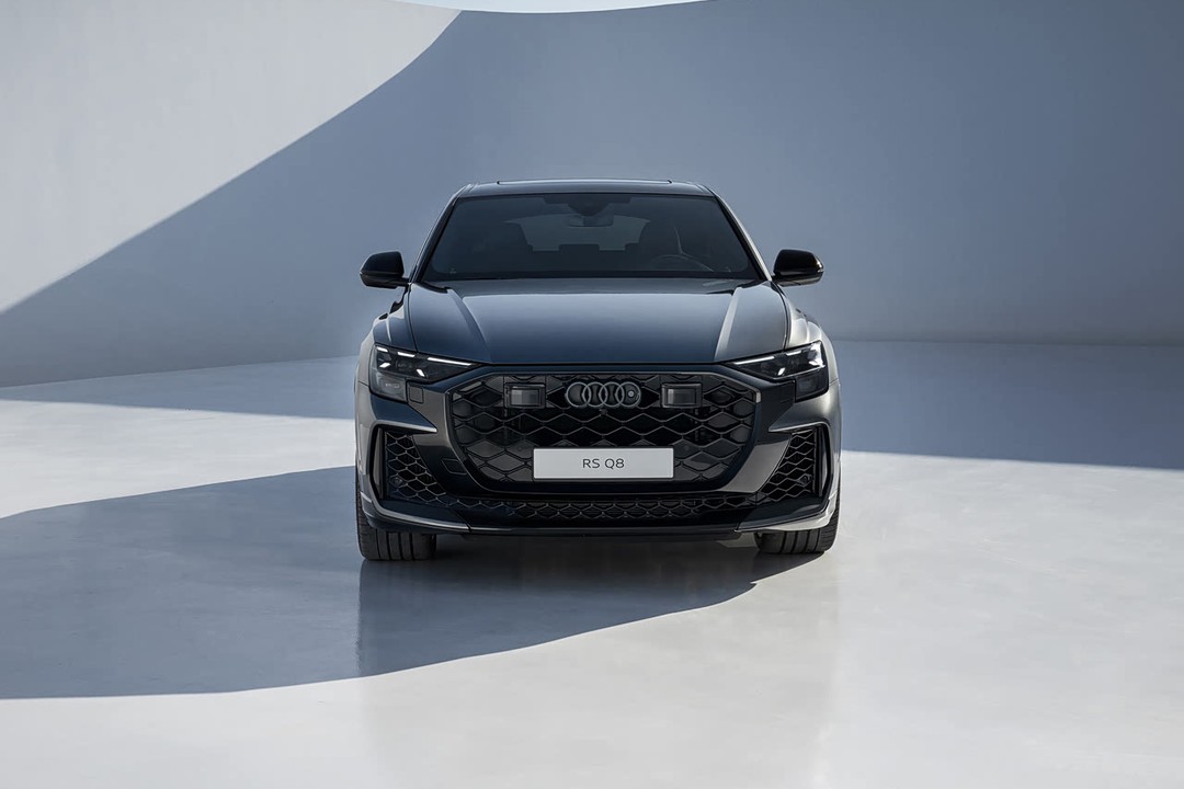 Audi RS Q8 - Miniature 7