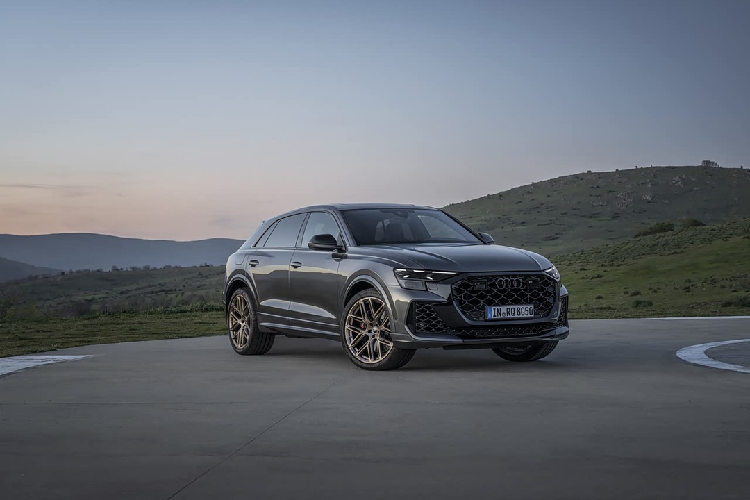 Audi RS Q8 - Miniature 11