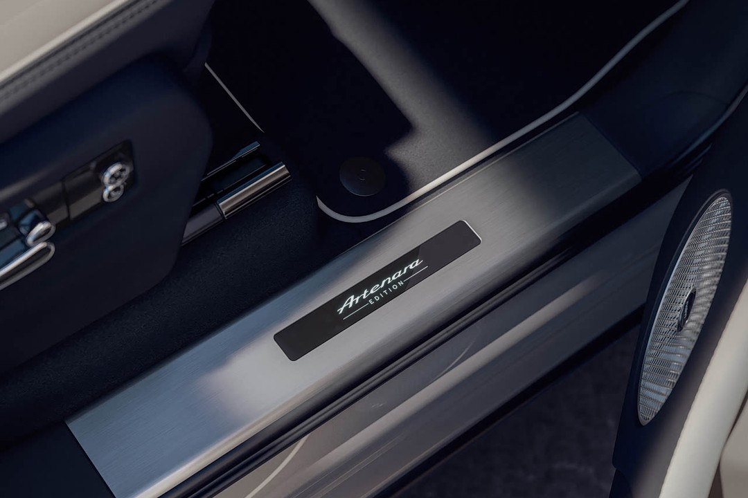 Bentley Bentayga - Miniature 11