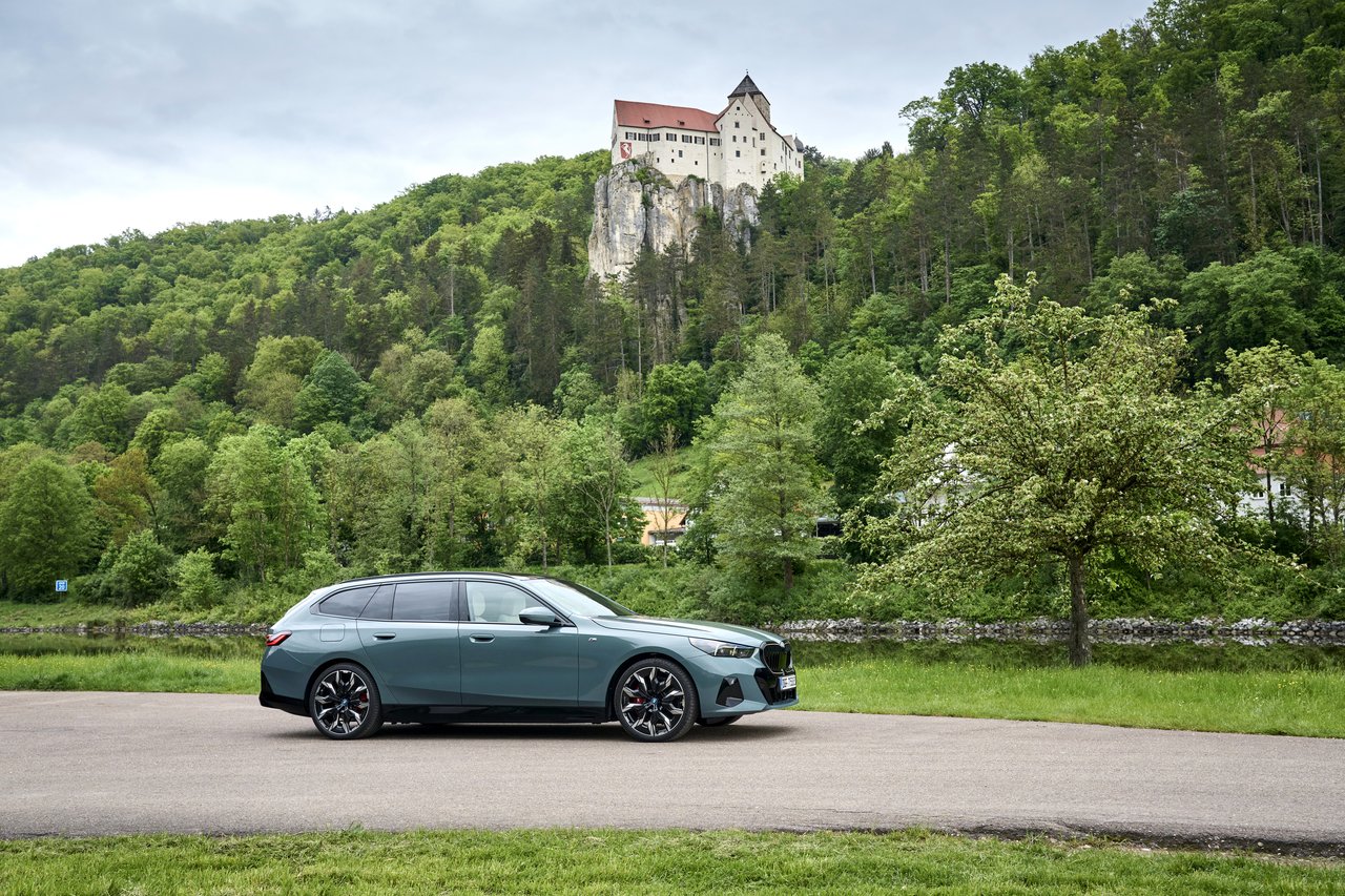 BMW i5 - Miniature 7
