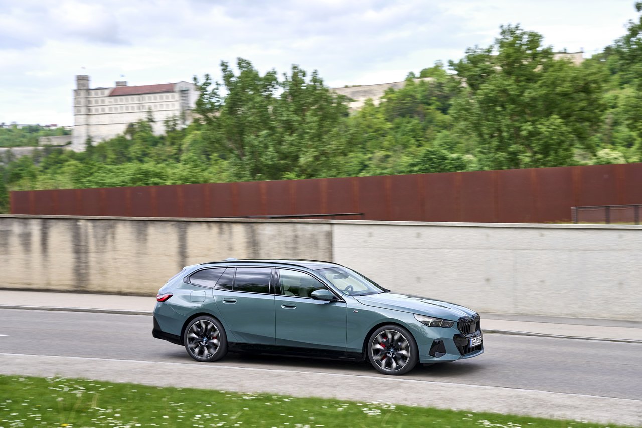 BMW i5 - Miniature 8