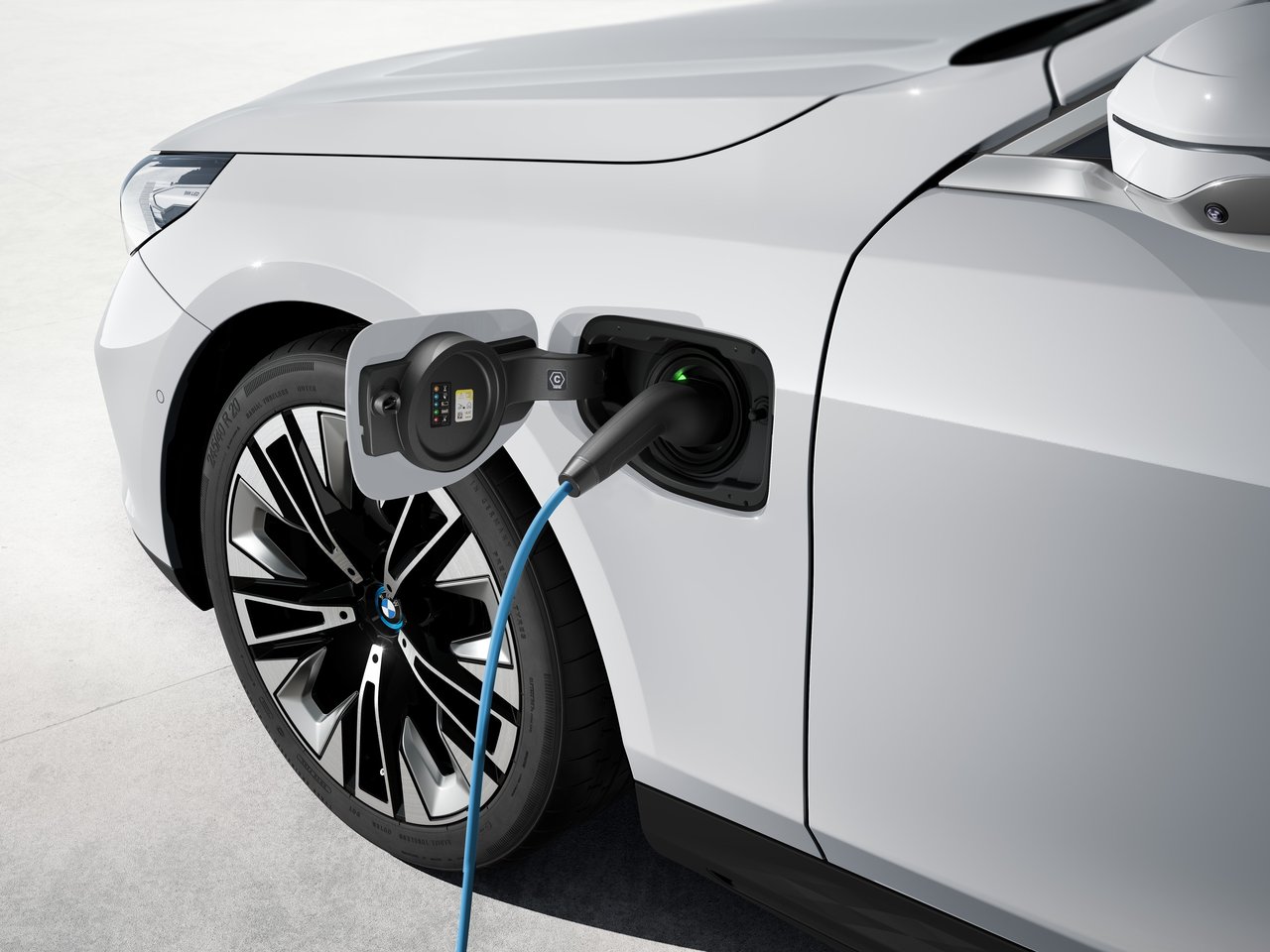 BMW Série 5 PHEV - Miniature 6