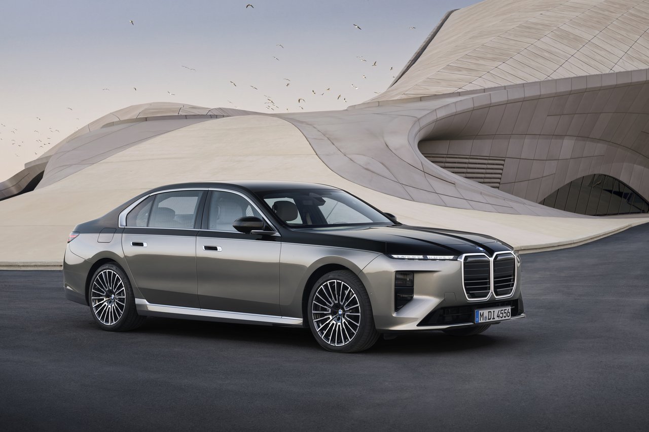 BMW Série 7 - Image 1
