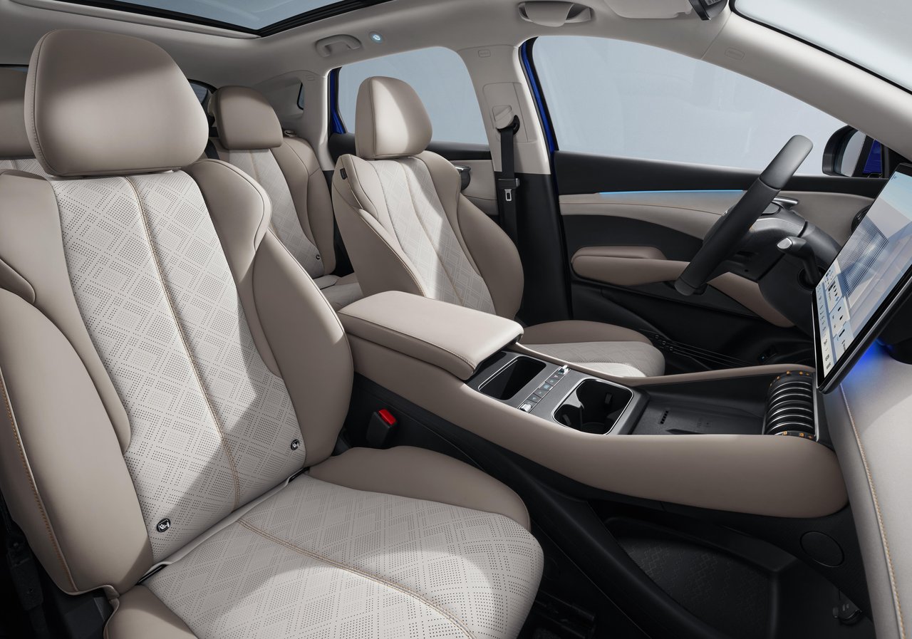 BYD Atto 3 - Miniature 7