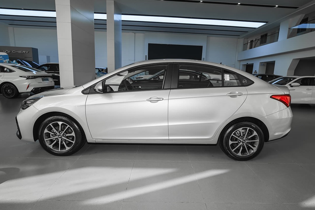 Chery Arrizo 6 - Miniature 6