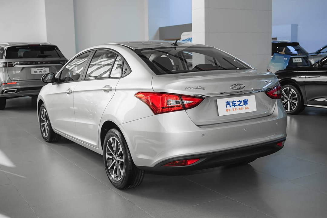 Chery Arrizo 6 - Miniature 7