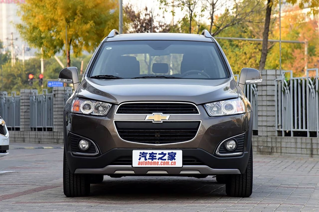 Chevrolet Captiva - Miniature 3