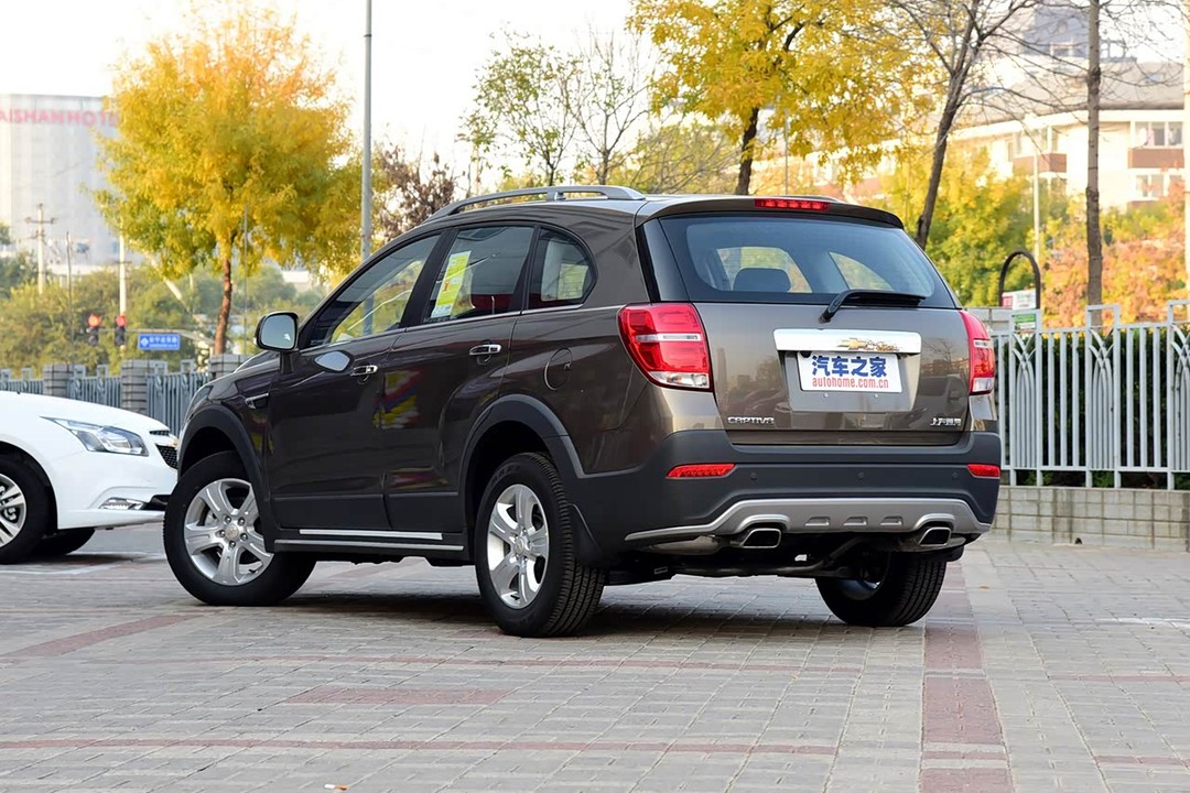 Chevrolet Captiva - Miniature 5