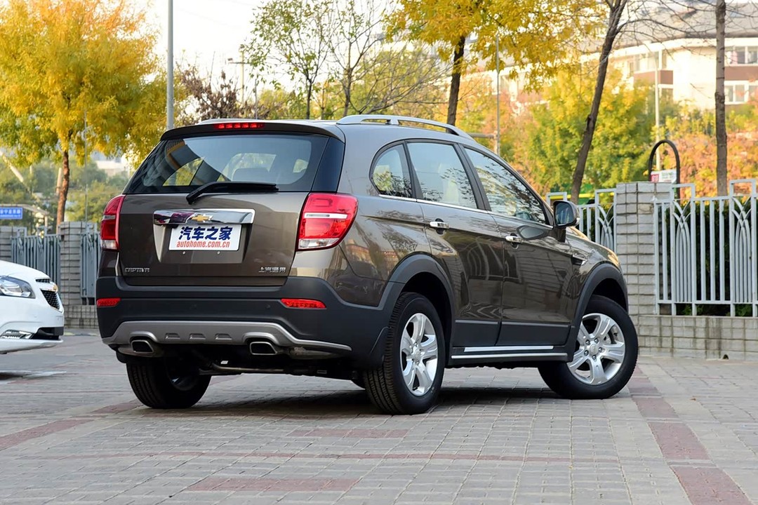 Chevrolet Captiva - Miniature 9