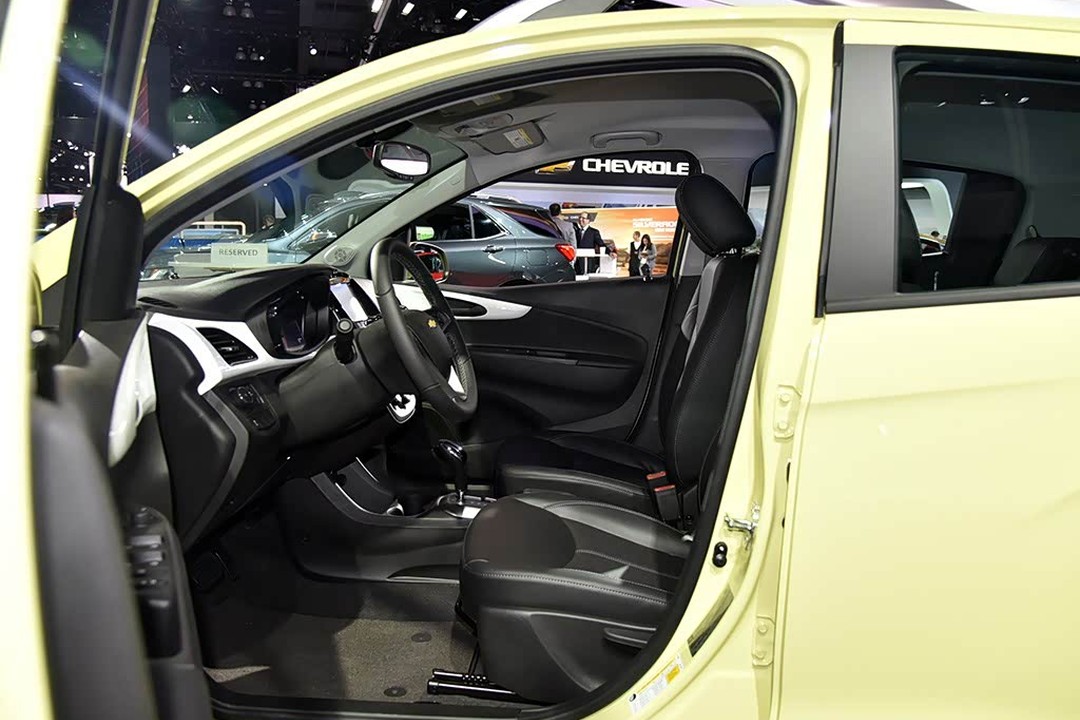 Chevrolet Spark - Miniature 9