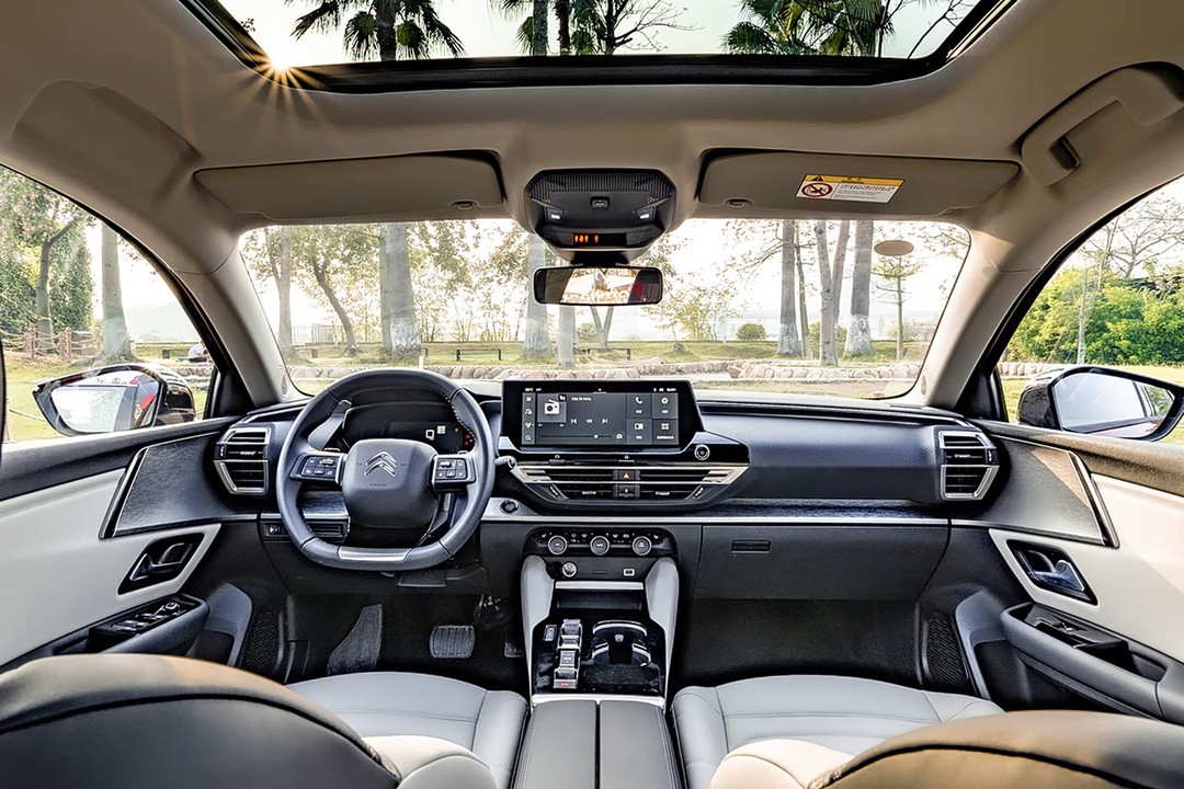 Citroën C4 X - Miniature 8
