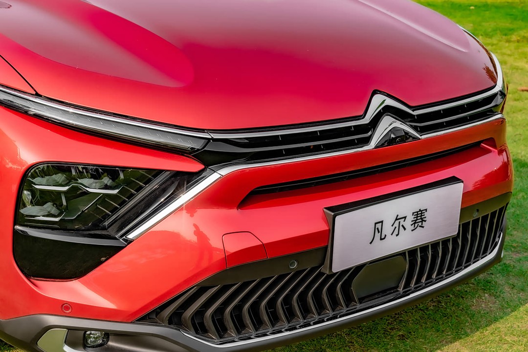 Citroën C4 X - Miniature 10