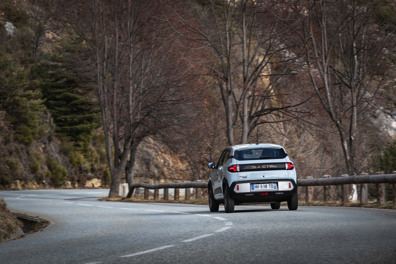 Dacia Spring - Miniature 3