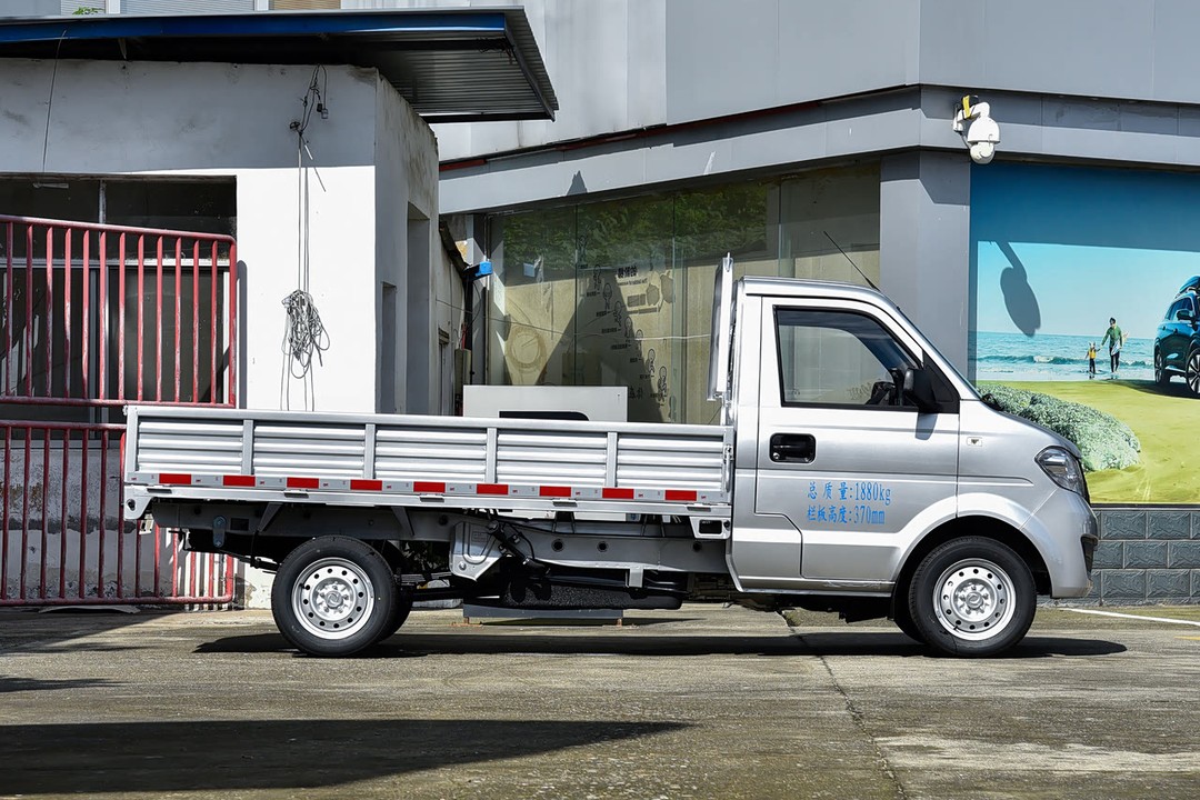 DFSK C31 - Miniature 12