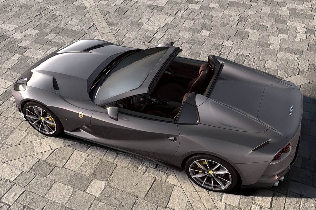 Ferrari 812 Superfast - Miniature 3
