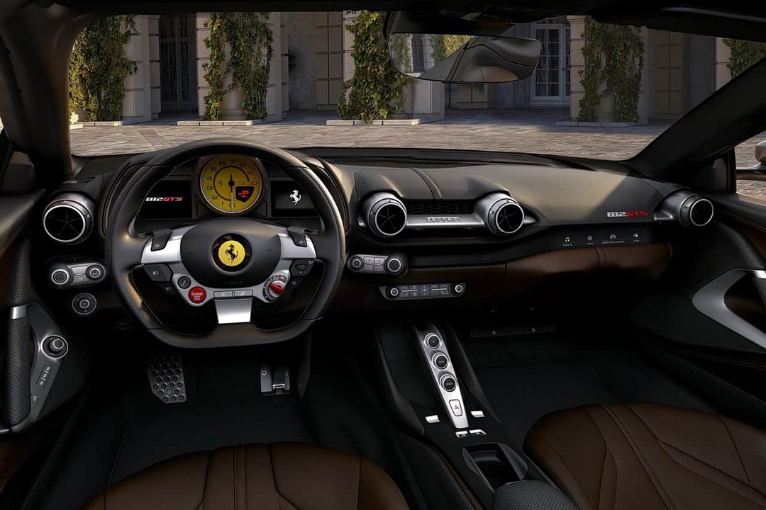 Ferrari 812 Superfast - Miniature 4