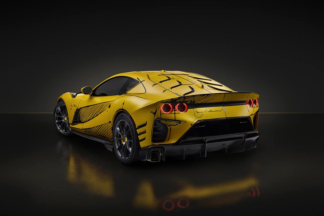 Ferrari 812 Superfast - Miniature 13
