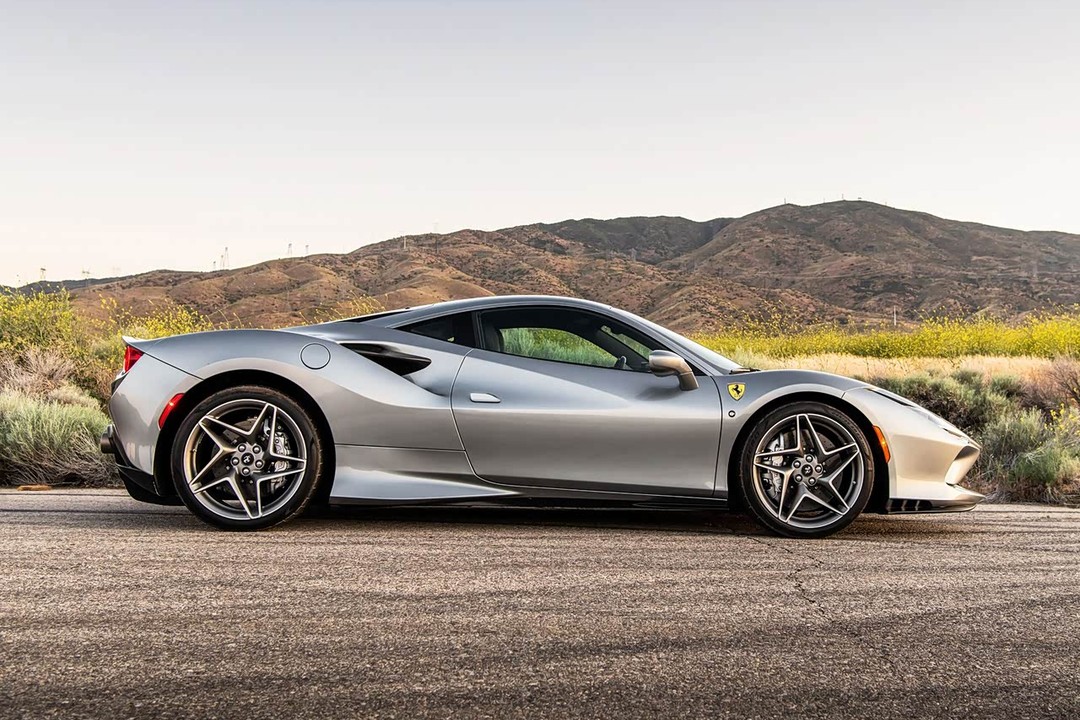 Ferrari F8 Spider - Miniature 10