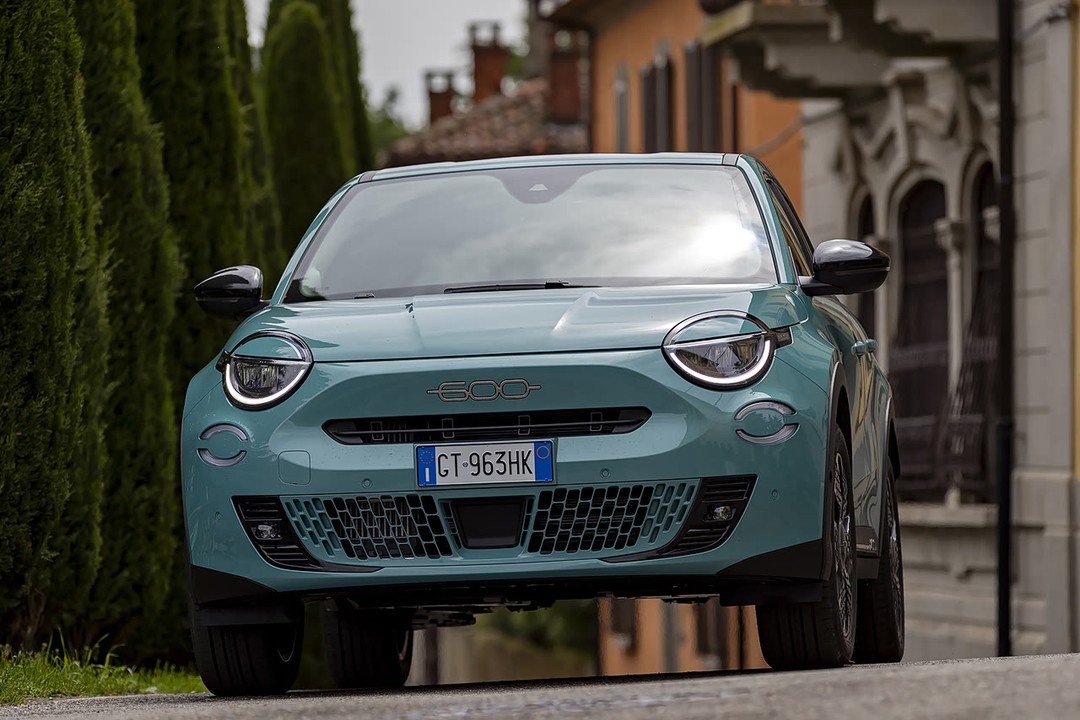 Fiat 600e - Miniature 8