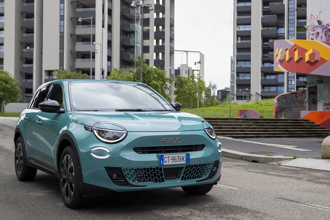 Fiat 600e - Miniature 12