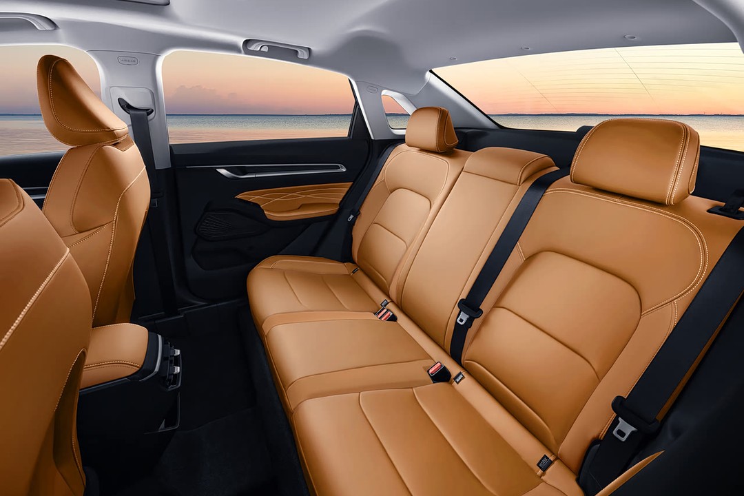 Geely Emgrand - Miniature 11