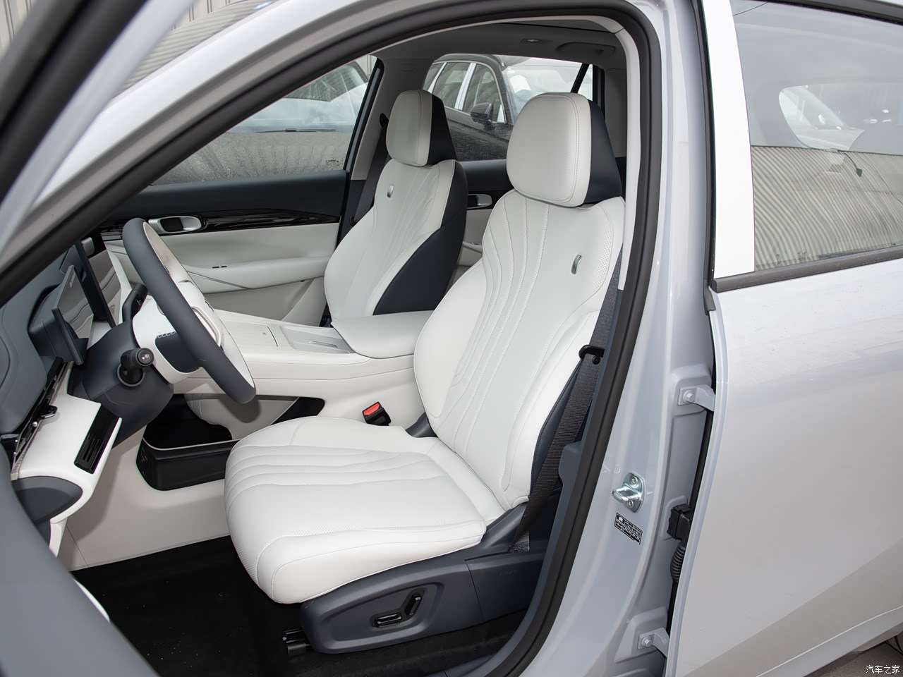 Geely EX5 - Miniature 9
