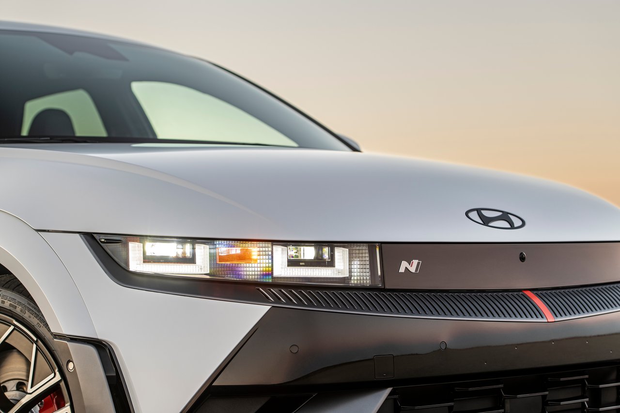 Hyundai IONIQ 5 - Miniature 5