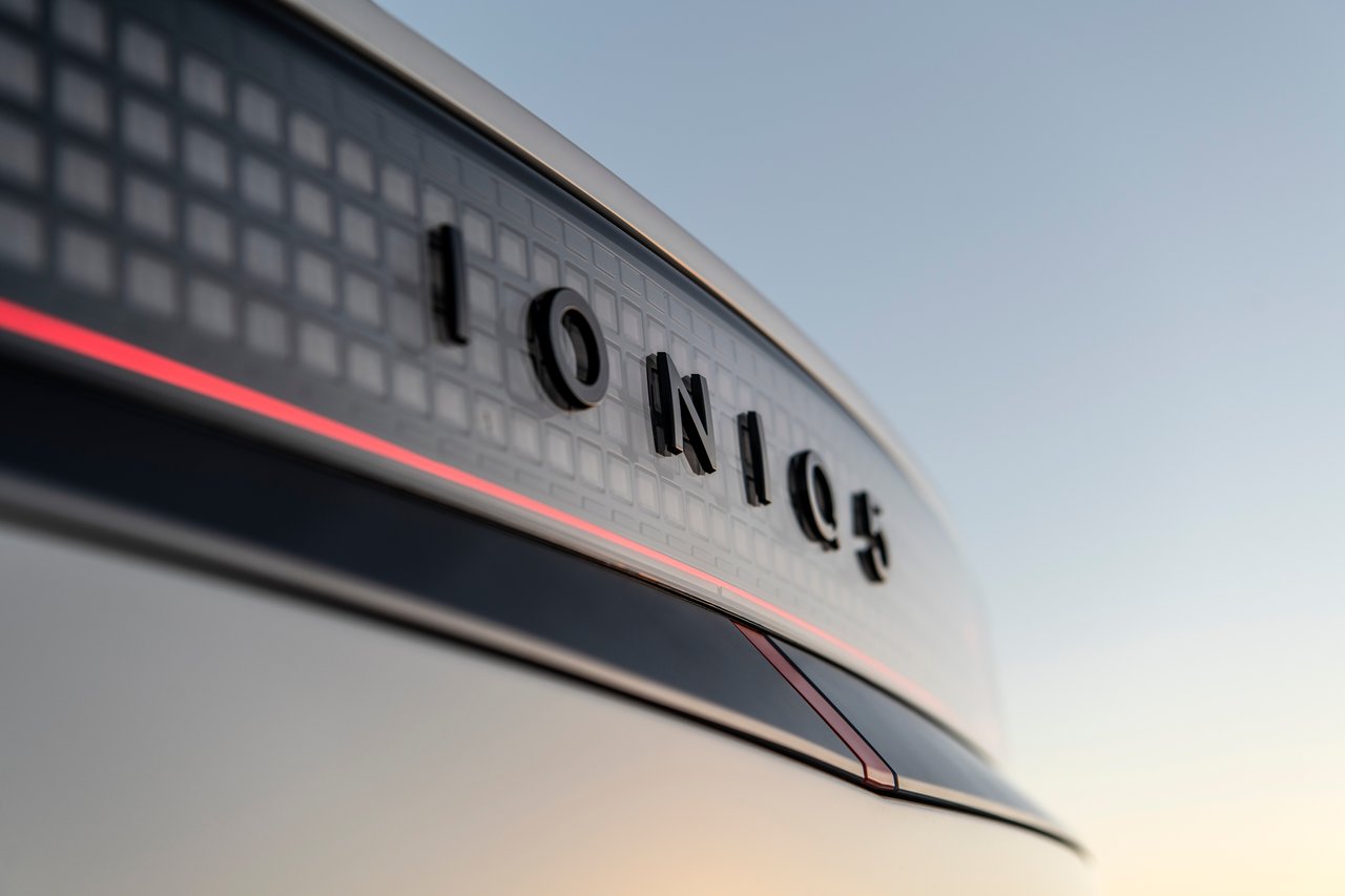 Hyundai IONIQ 5 - Miniature 7